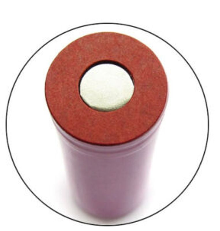 Positiv Terminal, Insulator